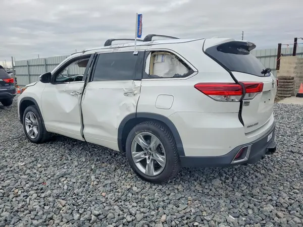 5TDYZRFH3JS283485 2018 TOYOTA HIGHLANDER - Image 2