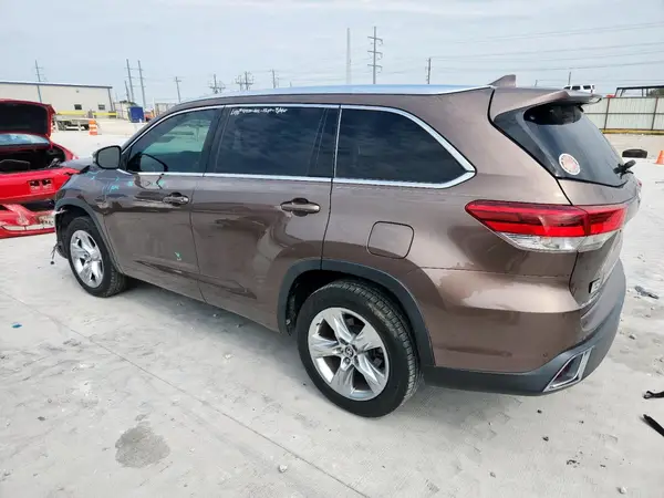 5TDYZRFH3KS290065 2019 TOYOTA HIGHLANDER - Image 2