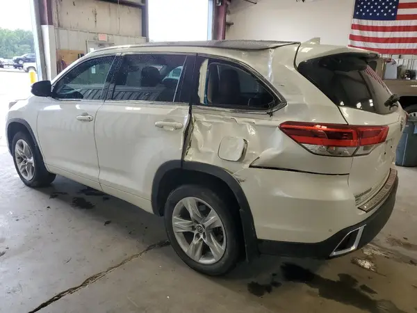 5TDYZRFH3KS298070 2019 TOYOTA HIGHLANDER - Image 2