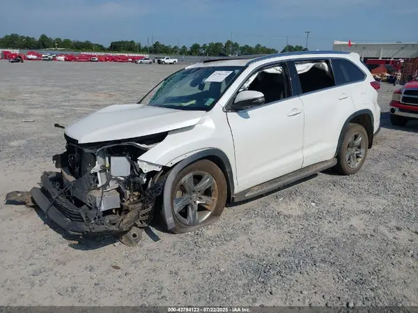 5TDYZRFH3KS312775 2019 TOYOTA HIGHLANDER - Image 2