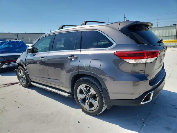 5TDYZRFH3KS319810 2019 TOYOTA HIGHLANDER - Image 2
