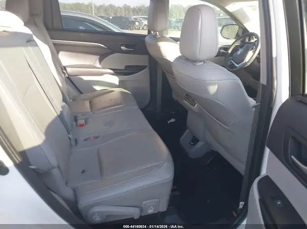 5TDYZRFH3KS323890 2019 TOYOTA HIGHLANDER - Image 8