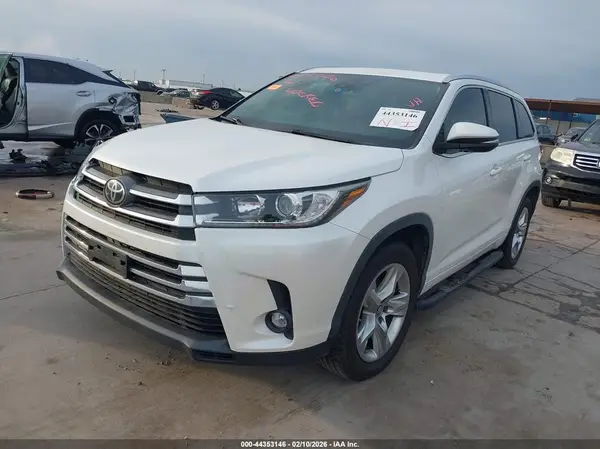 5TDYZRFH3KS327521 2019 TOYOTA HIGHLANDER - Image 2