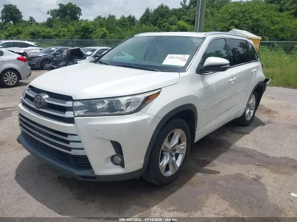 5TDYZRFH4HS198360 2017 TOYOTA HIGHLANDER - Image 2