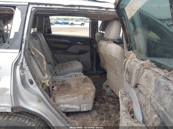 5TDYZRFH4HS199251 2017 TOYOTA HIGHLANDER - Image 8