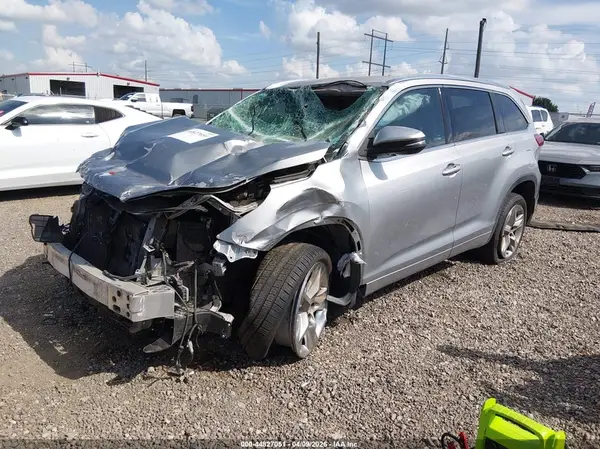 5TDYZRFH4HS200513 2017 TOYOTA HIGHLANDER - Image 2