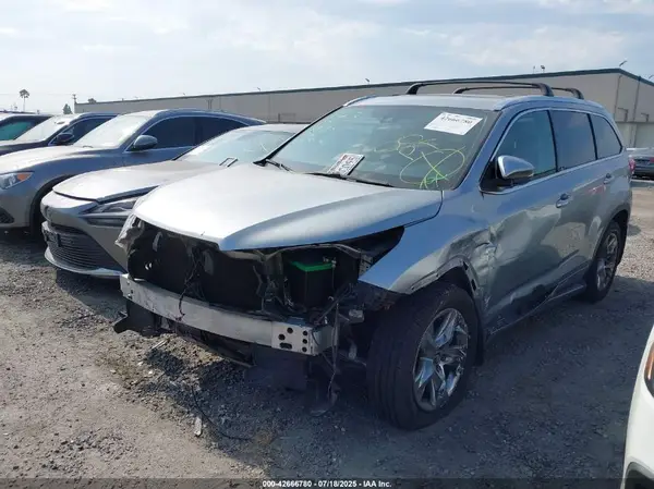 5TDYZRFH4HS210037 2017 TOYOTA HIGHLANDER - Image 2