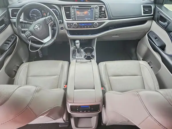 5TDYZRFH4HS216520 2017 TOYOTA HIGHLANDER - Image 8