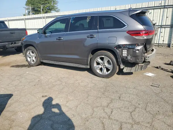 5TDYZRFH4HS223371 2017 TOYOTA HIGHLANDER - Image 2