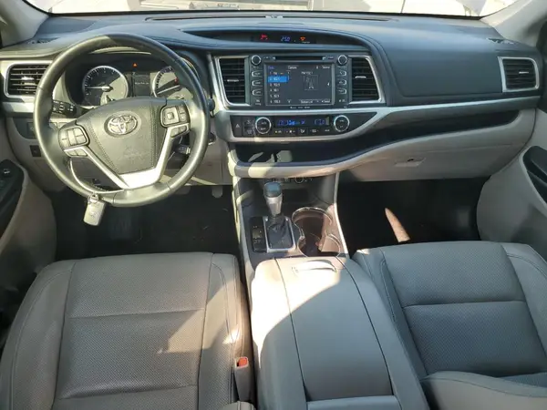 5TDYZRFH4HS223371 2017 TOYOTA HIGHLANDER - Image 8