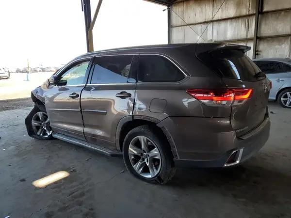 5TDYZRFH4HS224066 2017 TOYOTA HIGHLANDER - Image 2