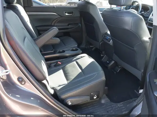 5TDYZRFH4HS233348 2017 TOYOTA HIGHLANDER - Image 8