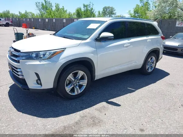 5TDYZRFH4HS233351 2017 TOYOTA HIGHLANDER - Image 2