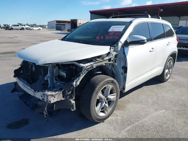 5TDYZRFH4JS237535 2018 TOYOTA HIGHLANDER - Image 2