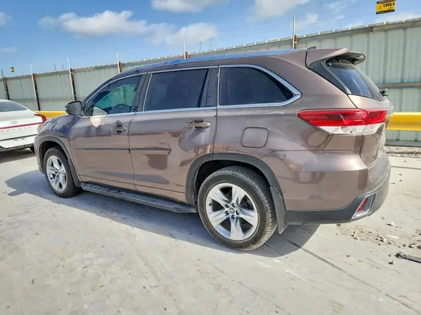 5TDYZRFH4JS259731 2018 TOYOTA HIGHLANDER - Image 2
