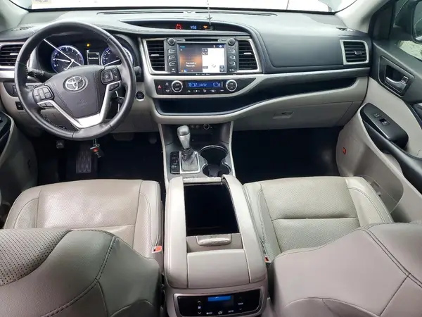 5TDYZRFH4JS262094 2018 TOYOTA HIGHLANDER - Image 8