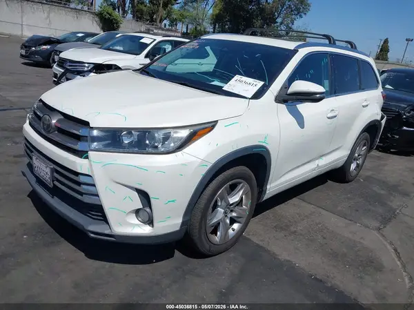 5TDYZRFH4JS264332 2018 TOYOTA HIGHLANDER - Image 2