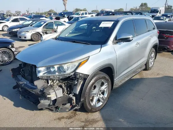 5TDYZRFH4JS272771 2018 TOYOTA HIGHLANDER - Image 2