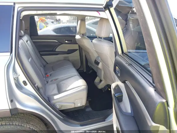5TDYZRFH4JS272771 2018 TOYOTA HIGHLANDER - Image 8