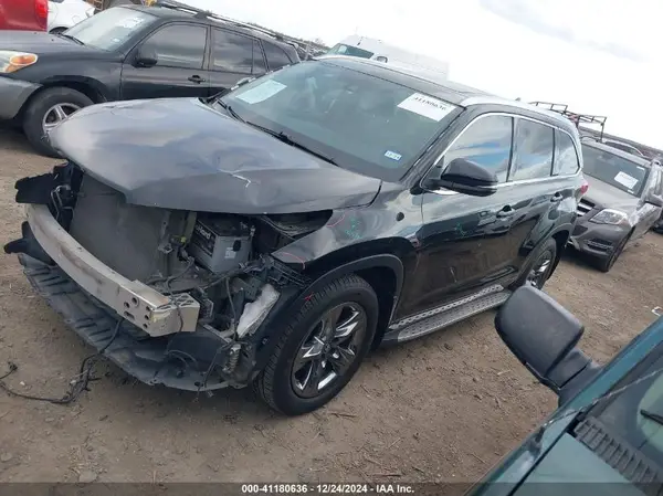 5TDYZRFH4JS272964 2018 TOYOTA HIGHLANDER - Image 2