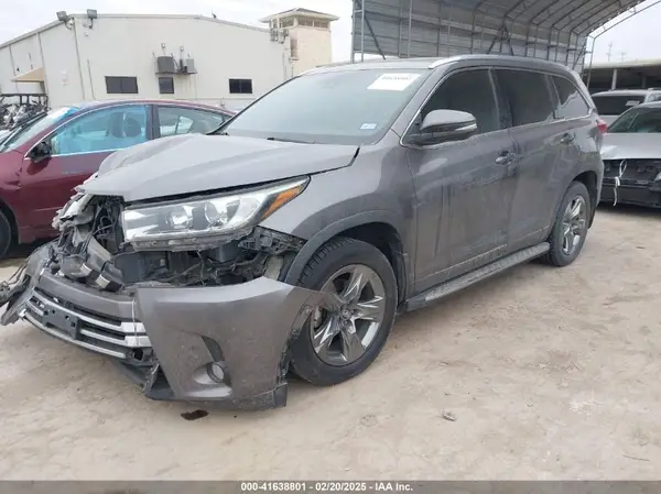 5TDYZRFH4JS283205 2018 TOYOTA HIGHLANDER - Image 2