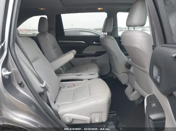 5TDYZRFH4JS283205 2018 TOYOTA HIGHLANDER - Image 8