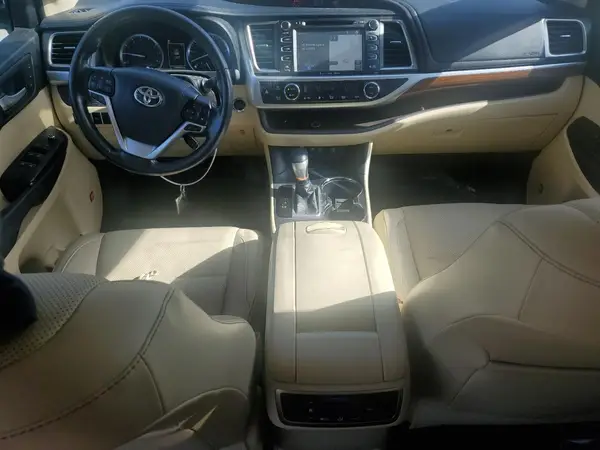5TDYZRFH4JS288890 2018 TOYOTA HIGHLANDER - Image 8