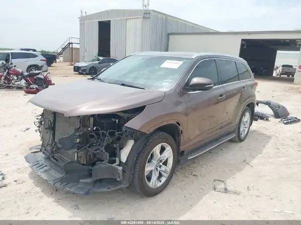 5TDYZRFH4KS296196 2019 TOYOTA HIGHLANDER - Image 2
