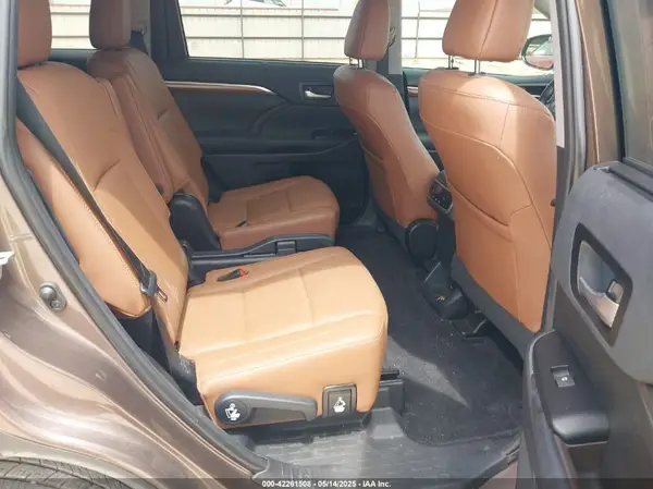 5TDYZRFH4KS296196 2019 TOYOTA HIGHLANDER - Image 8