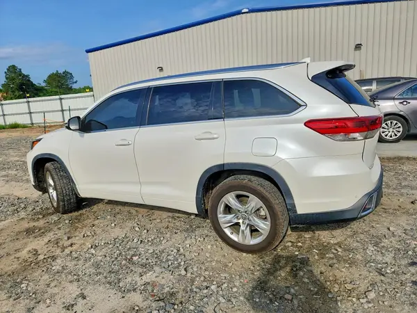 5TDYZRFH4KS326863 2019 TOYOTA HIGHLANDER - Image 2