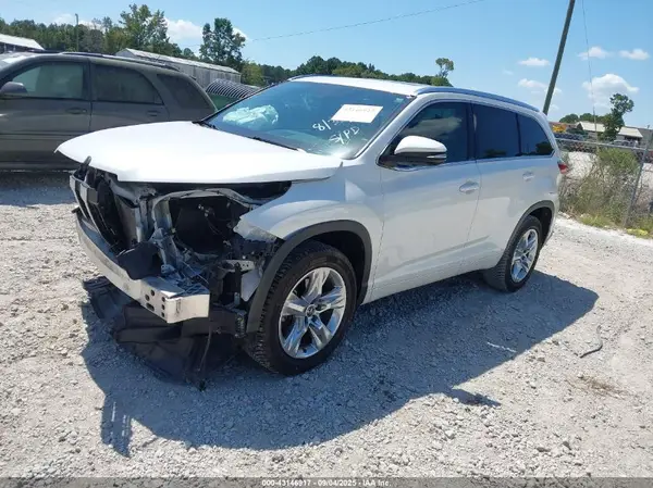5TDYZRFH4KS329858 2019 TOYOTA HIGHLANDER - Image 2