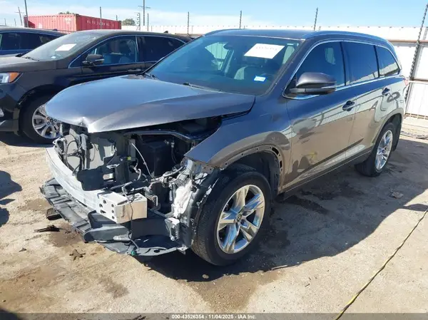 5TDYZRFH4KS343176 2019 TOYOTA HIGHLANDER - Image 2