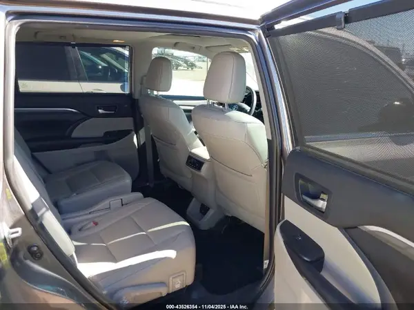 5TDYZRFH4KS343176 2019 TOYOTA HIGHLANDER - Image 8