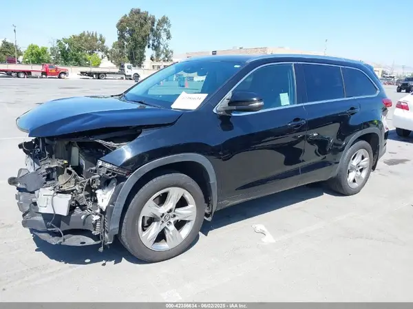 5TDYZRFH4KS350113 2019 TOYOTA HIGHLANDER - Image 2