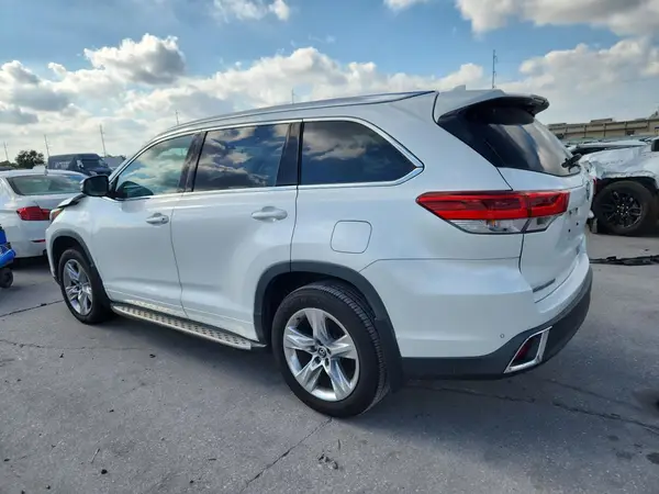 5TDYZRFH4KS360527 2019 TOYOTA HIGHLANDER - Image 2