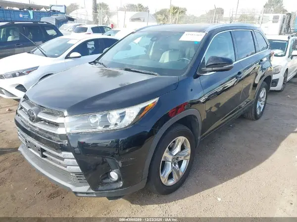 5TDYZRFH5HS220723 2017 TOYOTA HIGHLANDER - Image 2