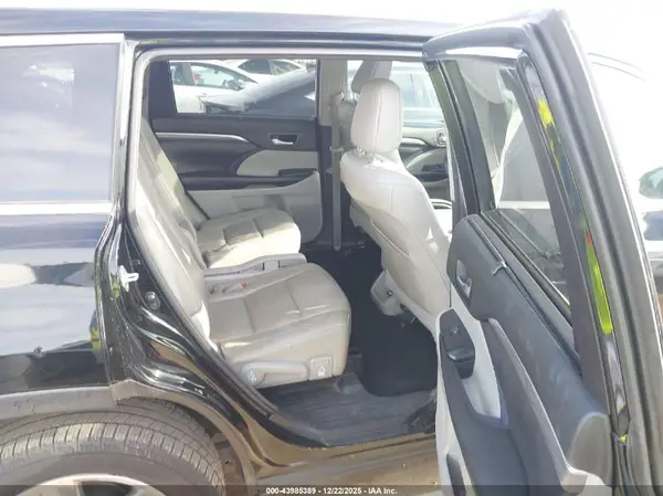 5TDYZRFH5HS220723 2017 TOYOTA HIGHLANDER - Image 8