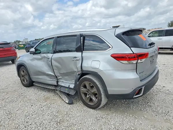 5TDYZRFH5HS227302 2017 TOYOTA HIGHLANDER - Image 2