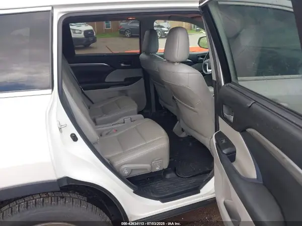 5TDYZRFH5HS228949 2017 TOYOTA HIGHLANDER - Image 8