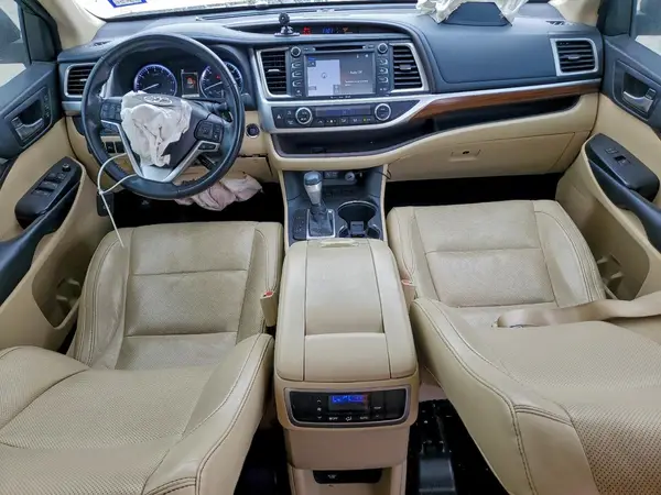 5TDYZRFH5HS231205 2017 TOYOTA HIGHLANDER - Image 8