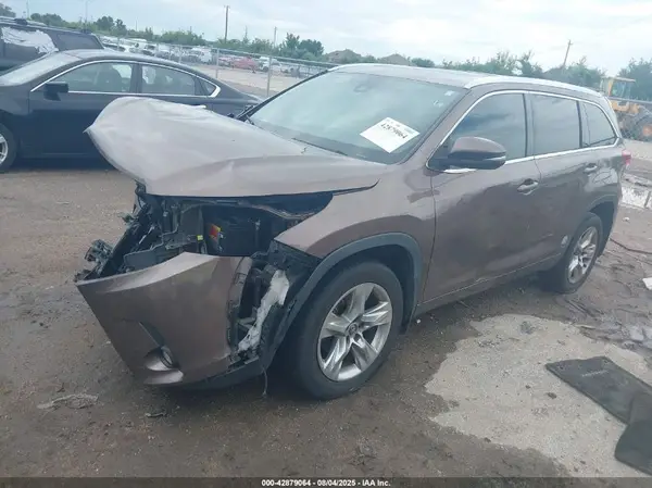 5TDYZRFH5JS236474 2018 TOYOTA HIGHLANDER - Image 2