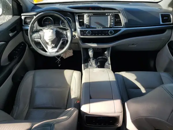 5TDYZRFH5JS243375 2018 TOYOTA HIGHLANDER - Image 8