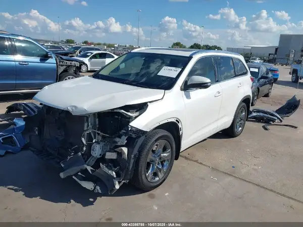 5TDYZRFH5JS246020 2018 TOYOTA HIGHLANDER - Image 2