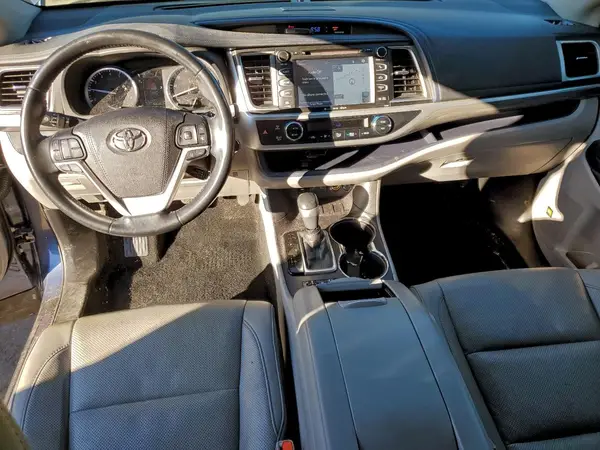 5TDYZRFH5JS253274 2018 TOYOTA HIGHLANDER - Image 8