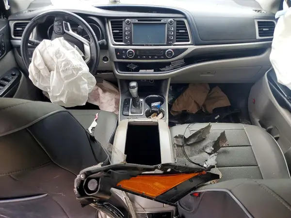 5TDYZRFH5JS253601 2018 TOYOTA HIGHLANDER - Image 8