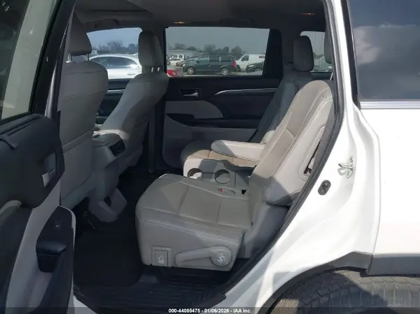 5TDYZRFH5JS256790 2018 TOYOTA HIGHLANDER - Image 8
