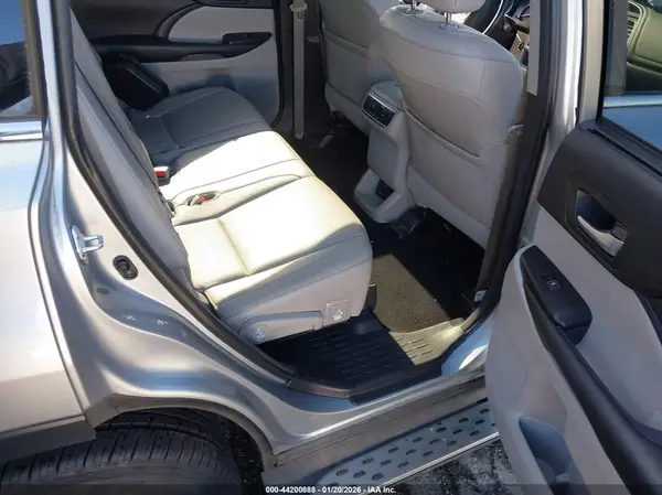 5TDYZRFH5JS259558 2018 TOYOTA HIGHLANDER - Image 8