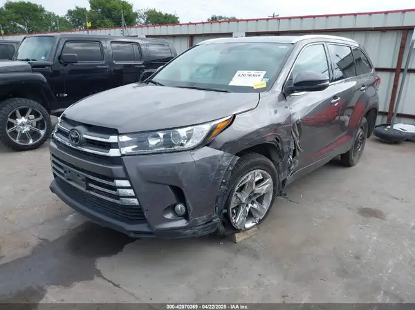 5TDYZRFH5JS276425 2018 TOYOTA HIGHLANDER - Image 2