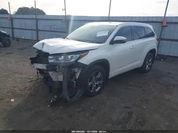 5TDYZRFH5JS287067 2018 TOYOTA HIGHLANDER - Image 2