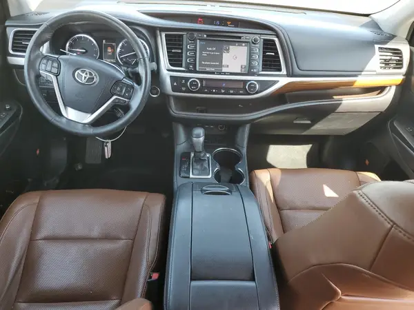 5TDYZRFH5KS290195 2019 TOYOTA HIGHLANDER - Image 8